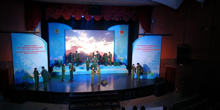 Tham gia hội diễn văn nghệ 2018 với chủ đề “ Vinh quang Việt Nam”