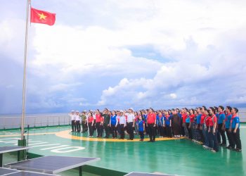 Hành trình về với biển đảo Tây Nam – Hãng Phim Trẻ đồng hành cùng đoàn công tác